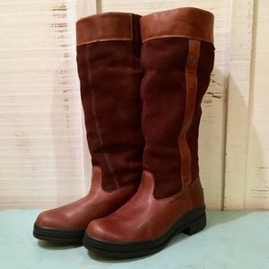 Womens Ariat waterproof riding boot. Size 7.5